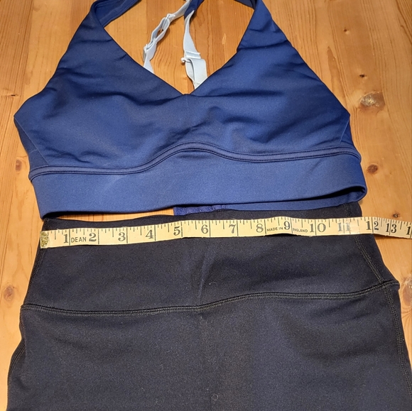Fabletics workout set - Picture 3 of 8